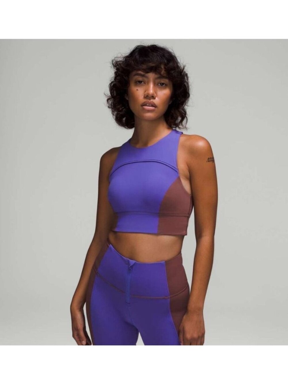 Lululemon Women's Size 4 Hike to swim longline Sports Bra J224